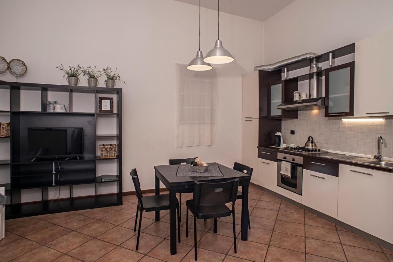 아로나 Cortile Del Forno Nel Centro Storico 아파트 외부 사진