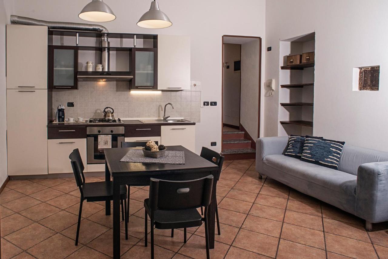 아로나 Cortile Del Forno Nel Centro Storico 아파트 외부 사진
