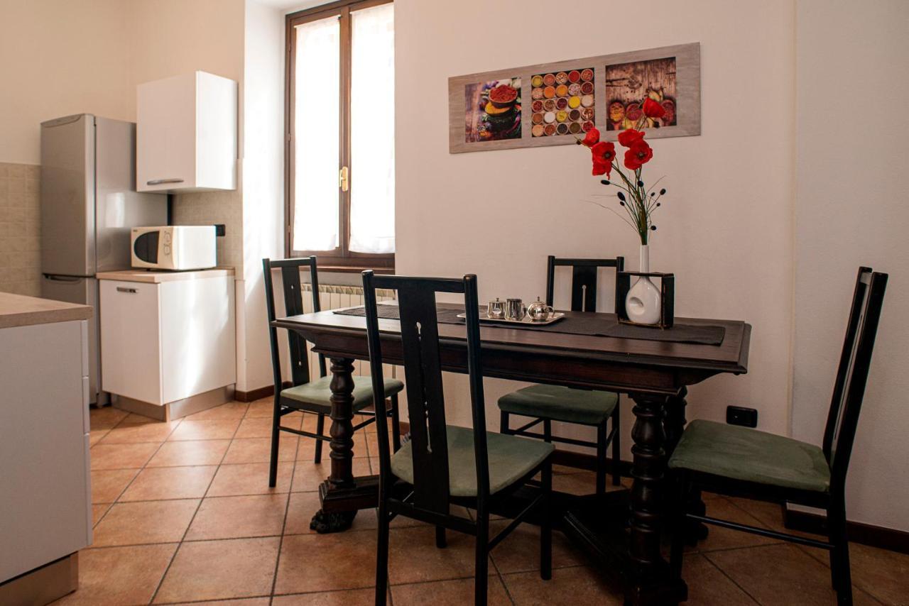 아로나 Cortile Del Forno Nel Centro Storico 아파트 외부 사진