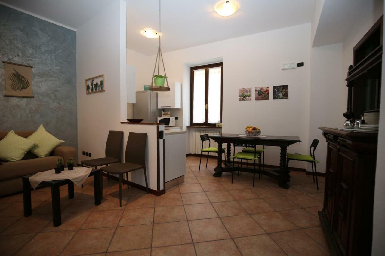 아로나 Cortile Del Forno Nel Centro Storico 아파트 외부 사진