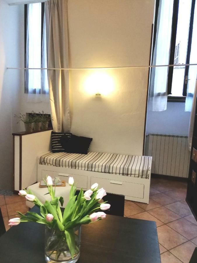 아로나 Cortile Del Forno Nel Centro Storico 아파트 외부 사진