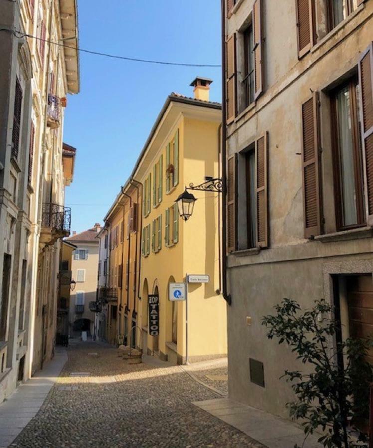 아로나 Cortile Del Forno Nel Centro Storico 아파트 외부 사진